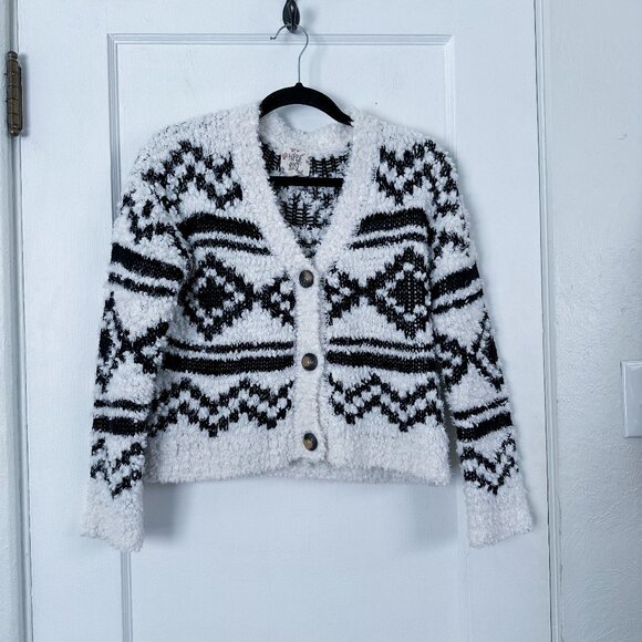 Hippie Rose | Fuzzy Geometric Button Cropped Cardigan in Black & White - Picture 3 of 6